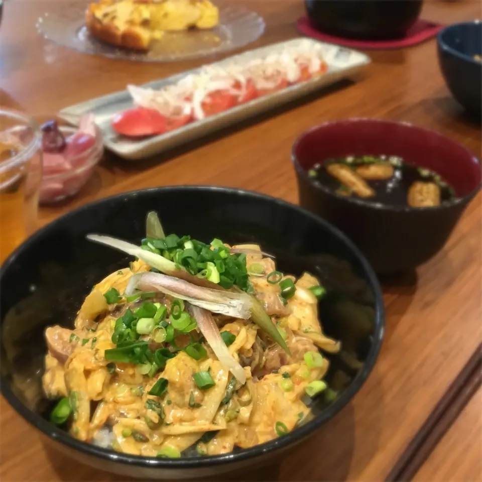 鰹キムチ丼|くろあおさん