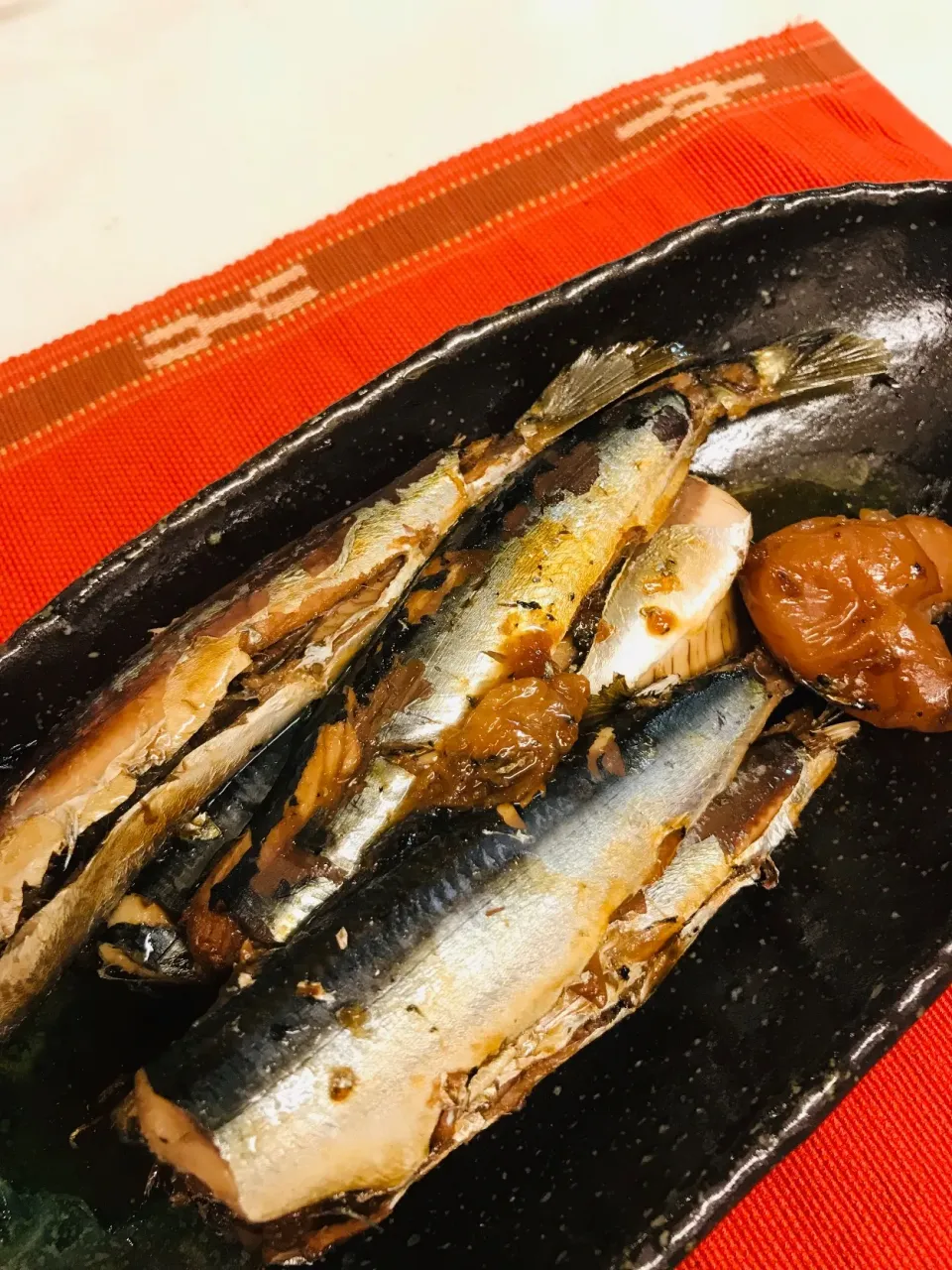 Snapdishの料理写真:旦那さんが釣ってきたイワシの梅煮🐟|だまさん