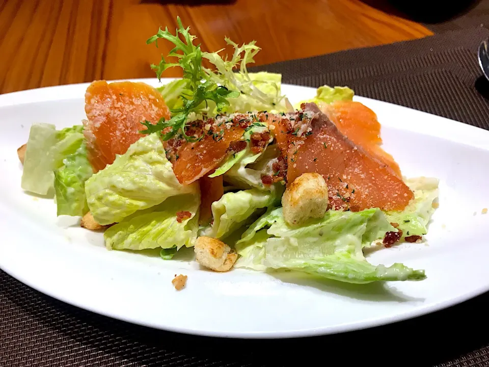 Smoked salmon Caesar salad|Sky Blueさん