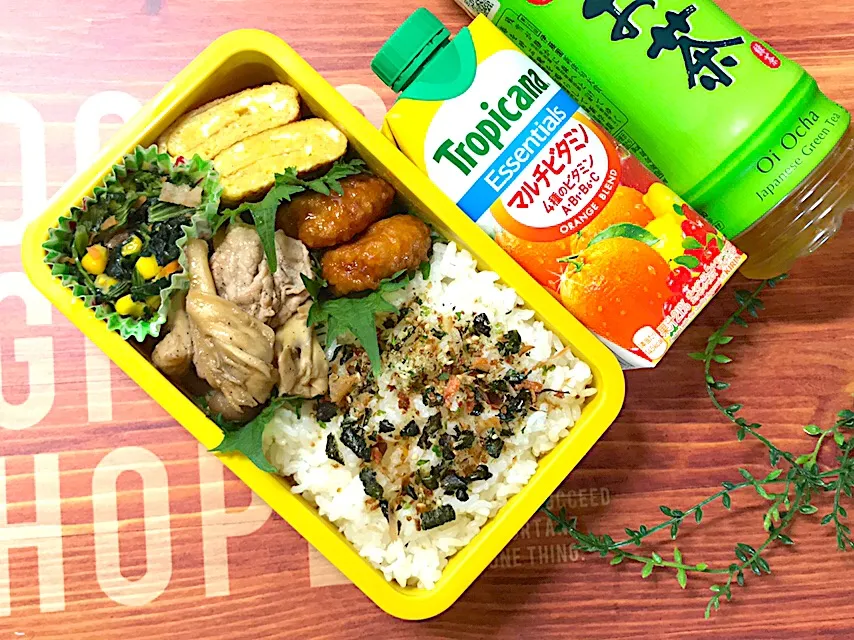 Snapdishの料理写真:高校生男子今日のお弁当20190513 #お弁当記録 #豚肉とキノコのバター醤油炒め|mi♪さん