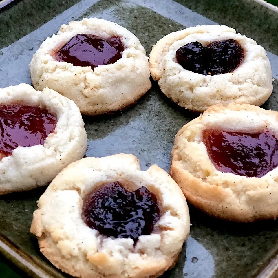 Almond flour thumbprint coookies  #baking  #glutenfree  #jam|Dean M Rogersさん