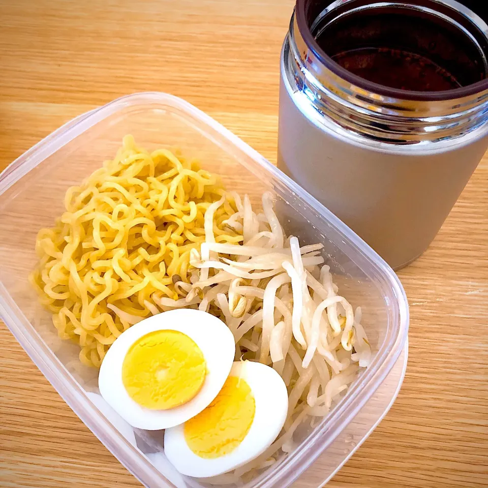 きょうのお弁当#豚ひき肉の旨辛つけ麺#手作りつけダレ#旨辛どころか激辛#むせる辛さ#写真映えしない#ひとりごはん|ゆかｕさん