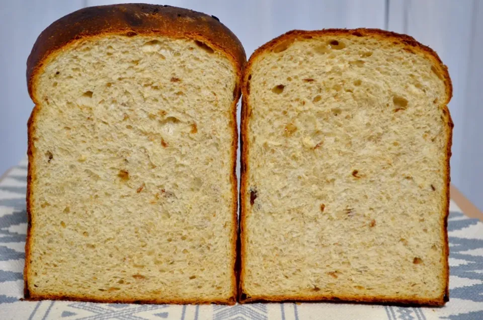 チャイの香り⤴︎

インスタントチャイを入れて、
小麦ふすまとレーズンの山食パン🍞

レーズン見えない😅|Yasuo  Watanabeさん