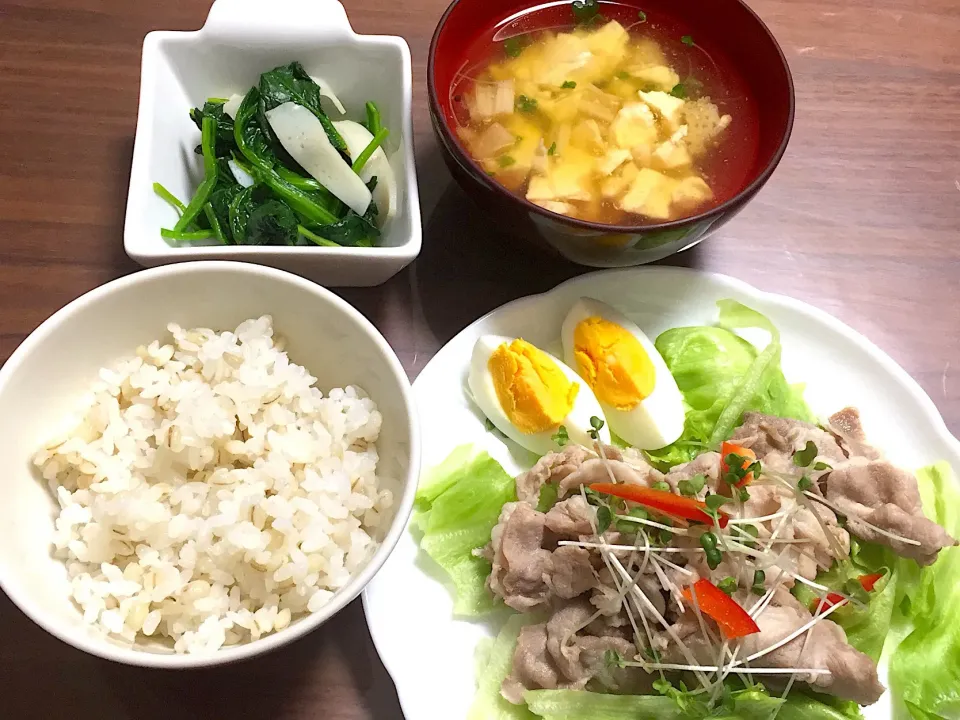 楽ちんごはん 冷しゃぶサラダ えのきと豆腐のすまし汁 ほうれん草とかまぼこのからし和え|おさむん17さん