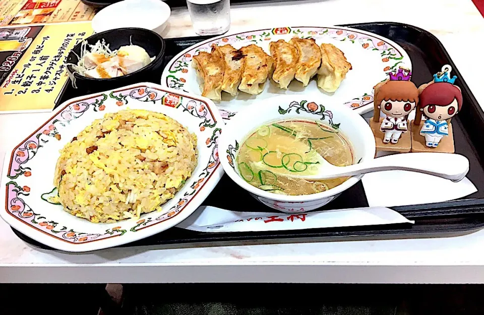 Snapdishの料理写真:チャーハン定食💜💙餃子の王将|なぎさん