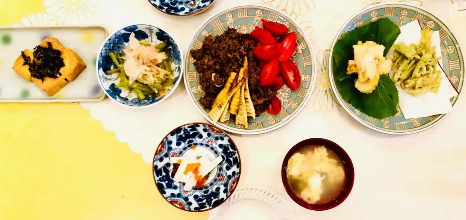 Snapdishの料理写真:我が家の庭の山菜で晩ごはん|yuyuさん