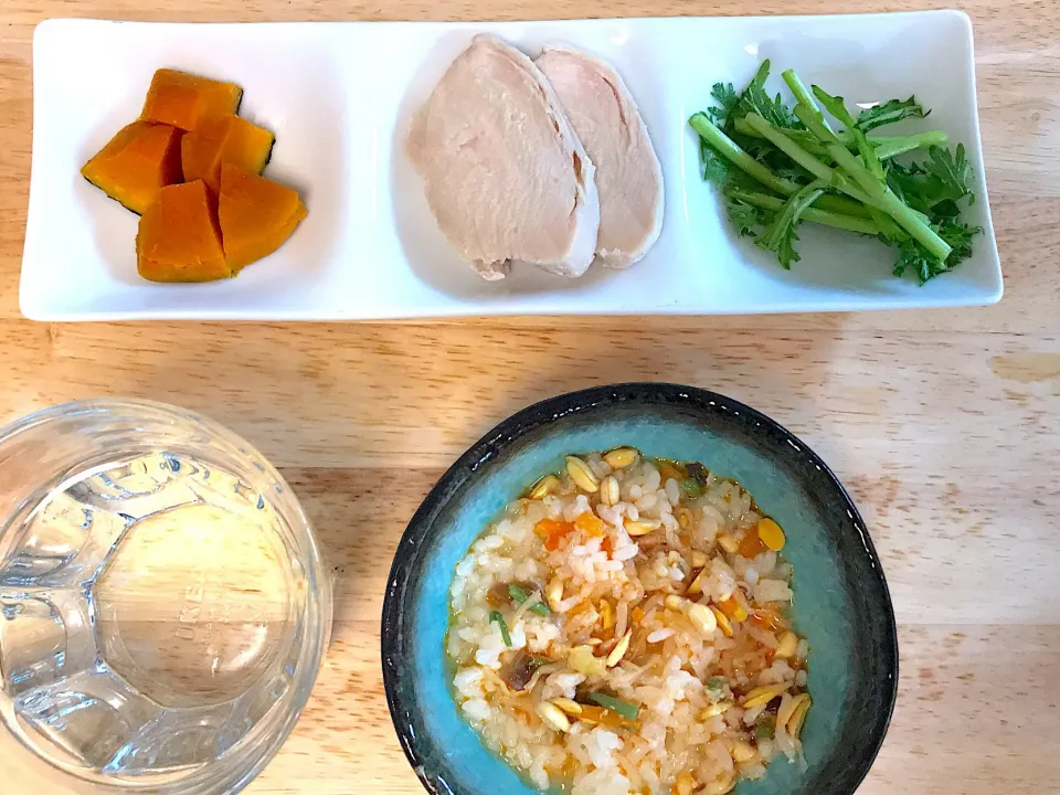 おチビさんの朝ごはん🍴|長野さん