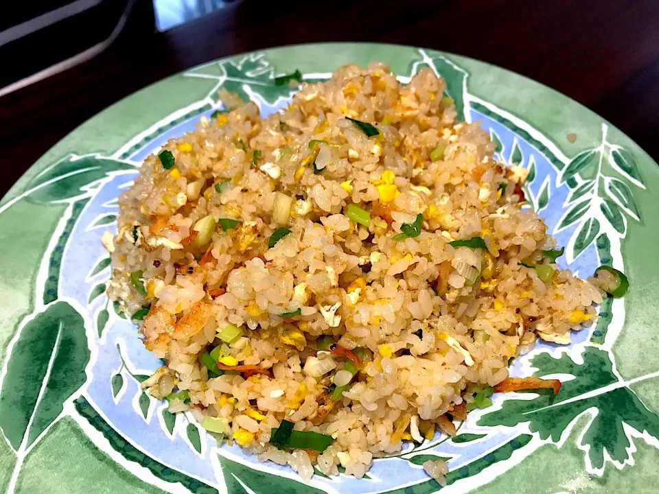 Snapdishの料理写真:Fried rice with Sakura prawns|Sky Blueさん