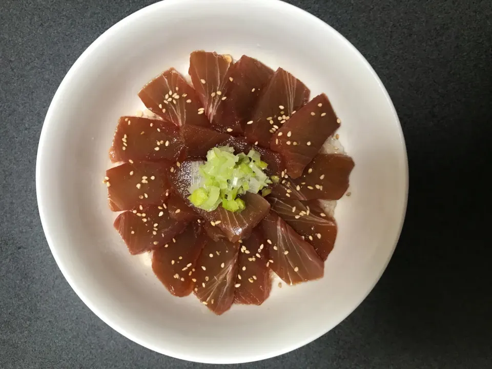 Snapdishの料理写真:マグロ漬け丼|だみぃさん