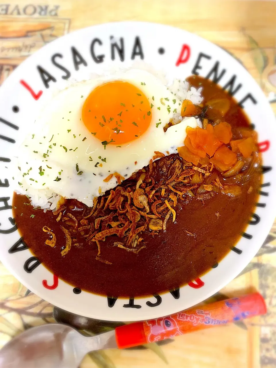 今日の夕飯🍴目玉焼きカレー🍛|琥珀さん