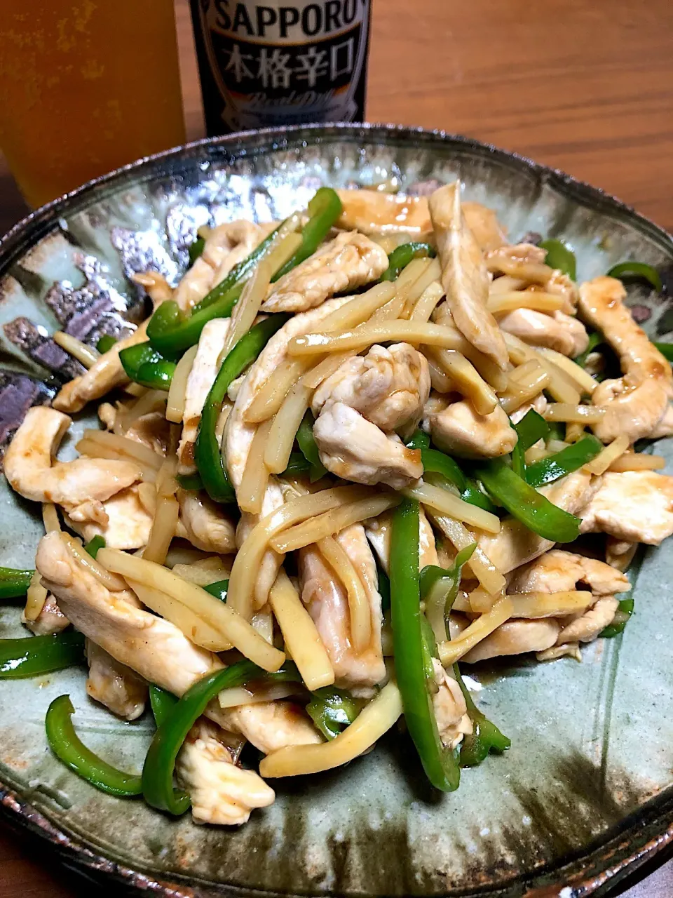 鶏胸肉のヘルシー青椒肉絲🍺|ラックさん