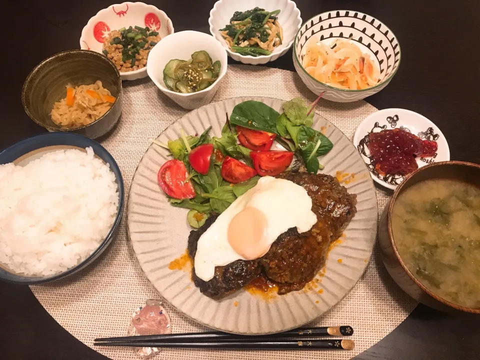 Snapdishの料理写真:夜ご飯✨ハンバーグ🍴|まなさん