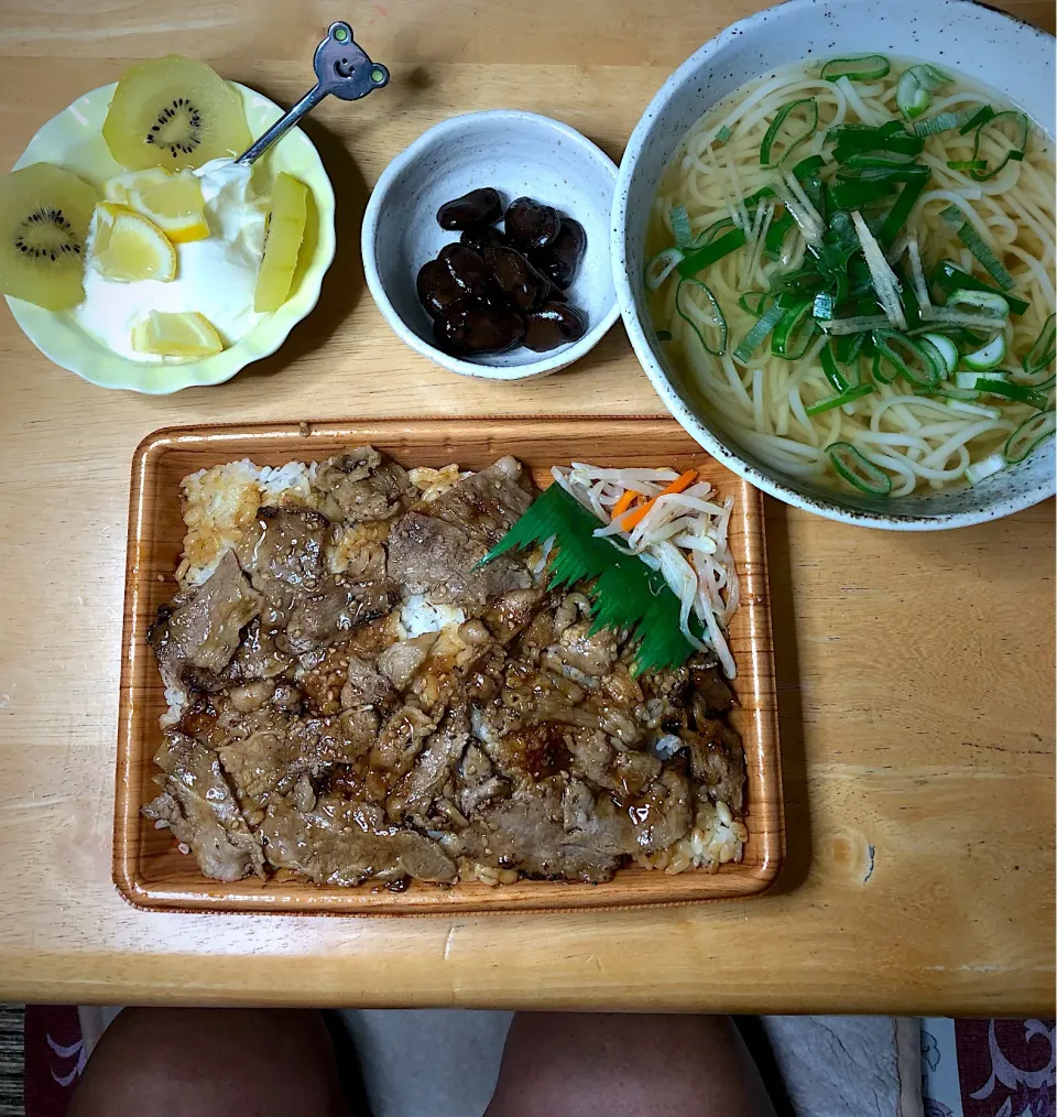 焼肉弁当と讃岐風うどん|Makokoさん