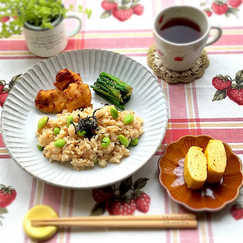 釜飯の素ご飯と鶏天🍱プレート。|emi.さん