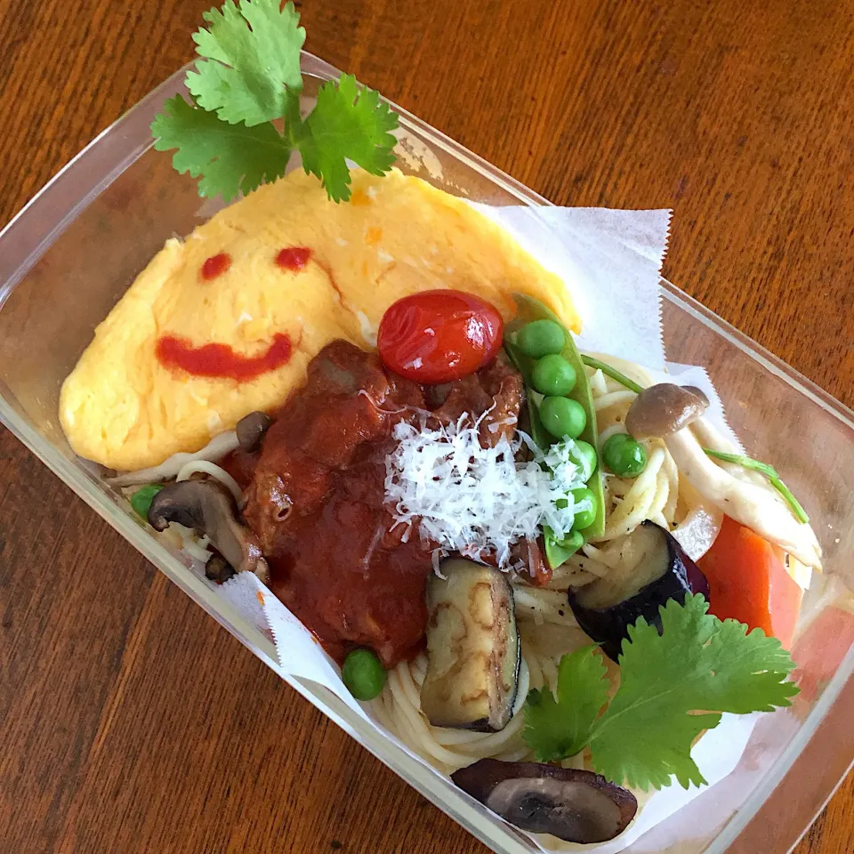 牛すじのトマトソース煮とオムレツといろいろ野菜のせスパゲッティ弁当|Kさん