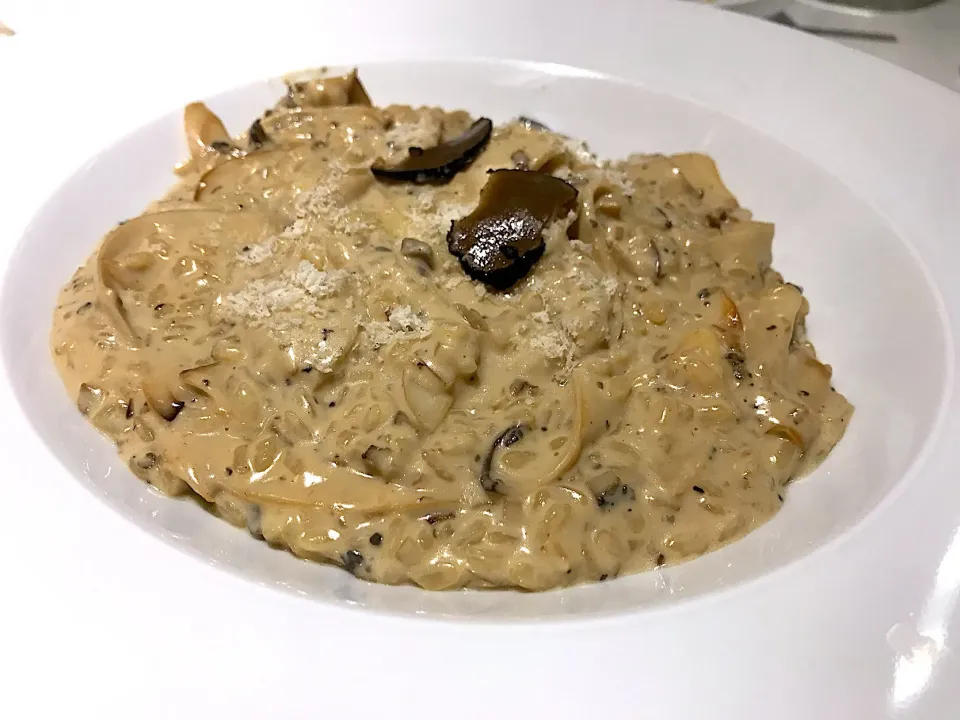 Risotto with wild mushrooms and cheese|Sky Blueさん