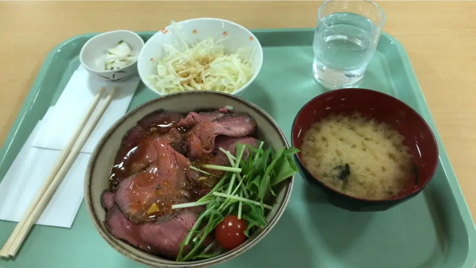 ローストビーフ丼 730円|おっちさん