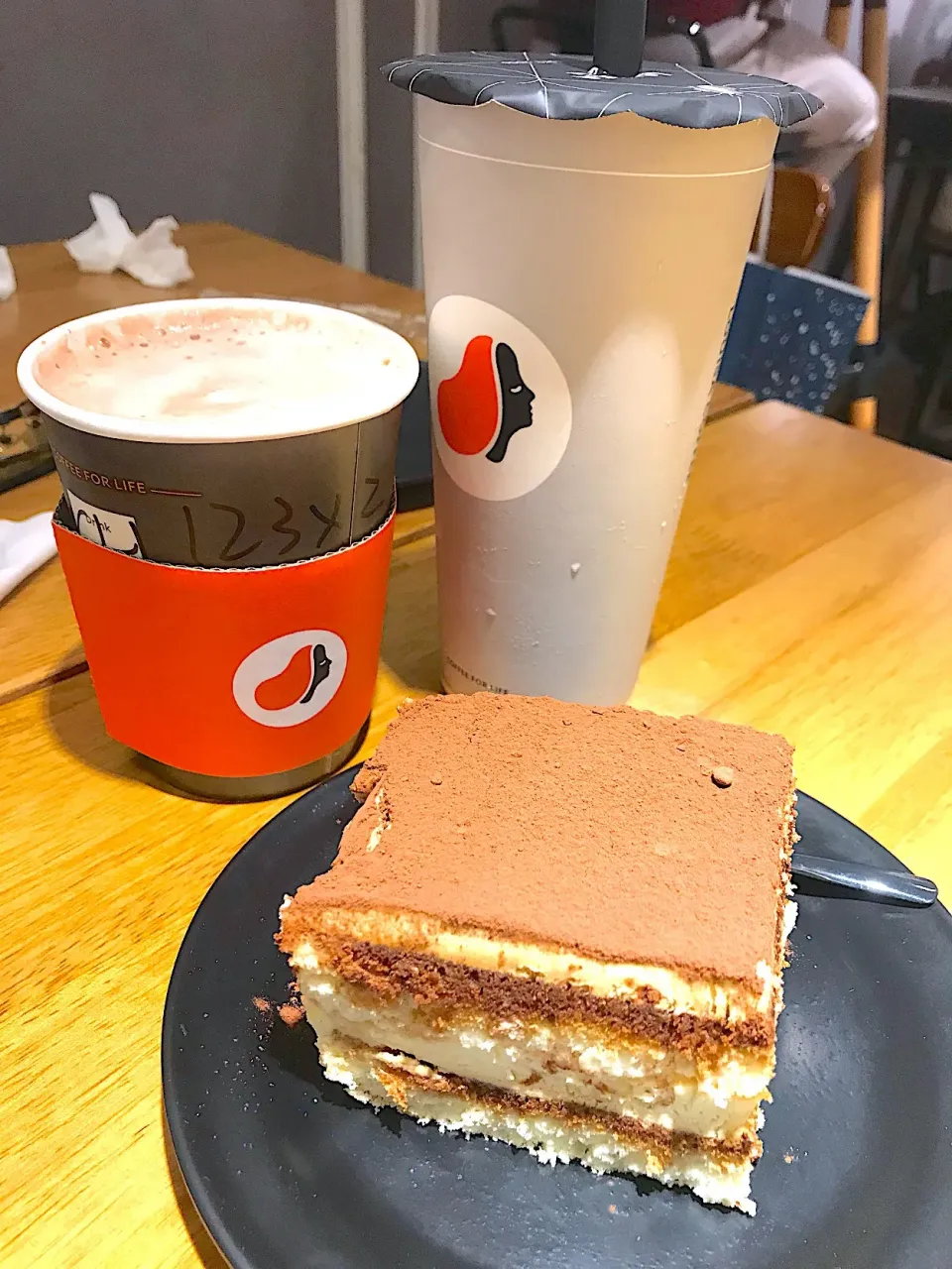 Tiramisu, chocolate & mochaccino frappe|Sky Blueさん