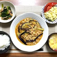 麻婆茄子＊小松菜と油揚げのお浸し＊ポテトサラダ＊筍と卵のスープ＊白米＊|Aya.SanSun☺︎さん