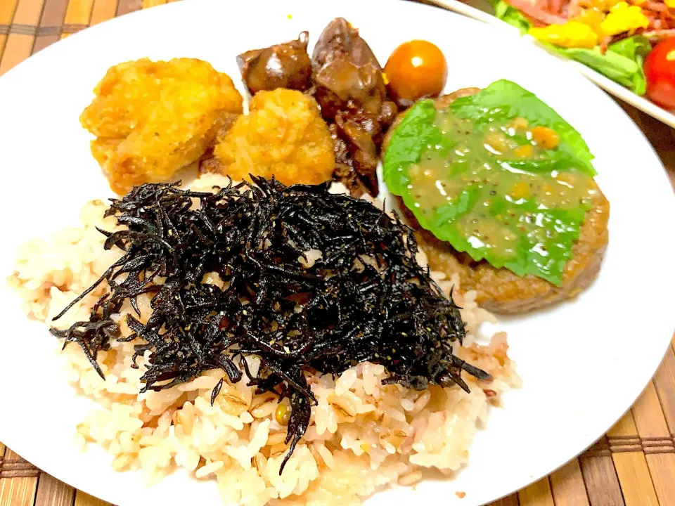 青じそバーグ 
レバーのワイン煮 
塩唐揚げ 
ひじき山椒ごはん|yumyum😋さん