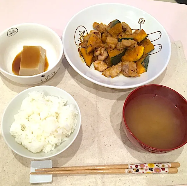 #かぼちゃと鶏肉の味噌バター炒め #ワカメのお味噌汁 #胡麻豆腐  #手作りご飯|naomiさん