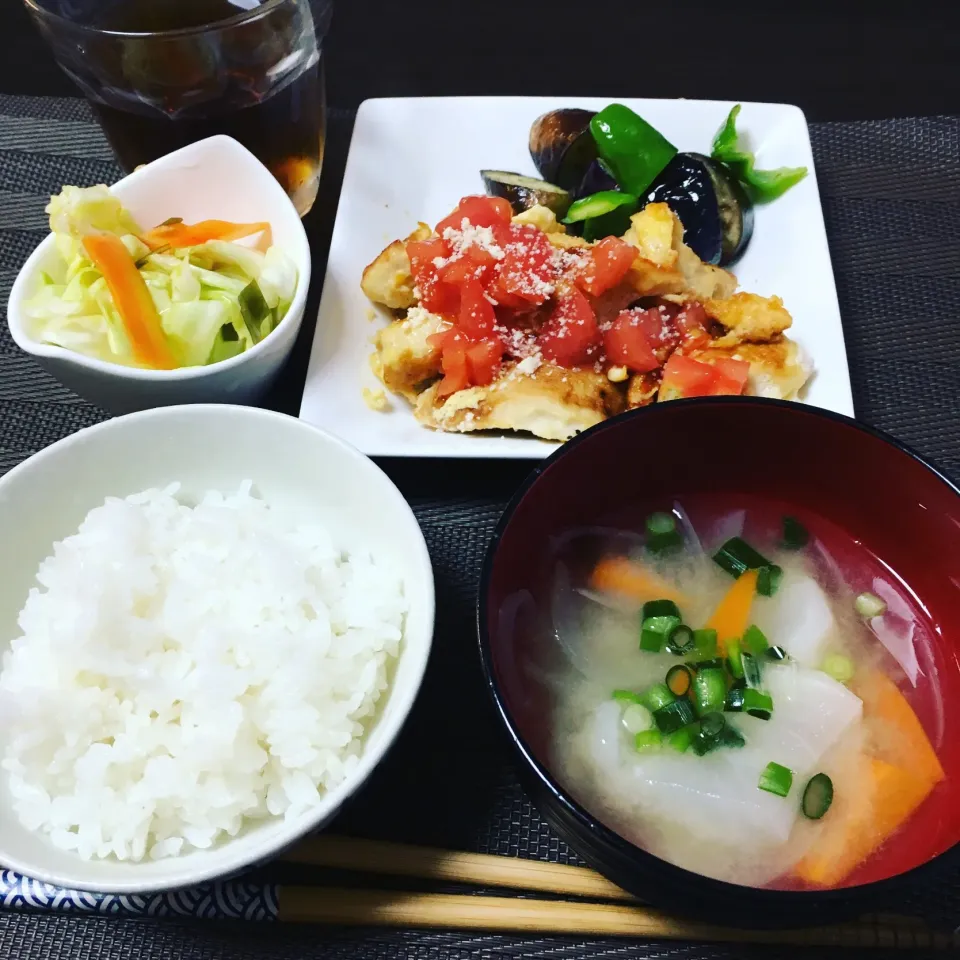 Snapdishの料理写真:トマトの酸味がおいしい！鶏むね肉のピカタ 作り方・レシピ | 料理・レシピ動画サービスのクラシル|ちぐあささん