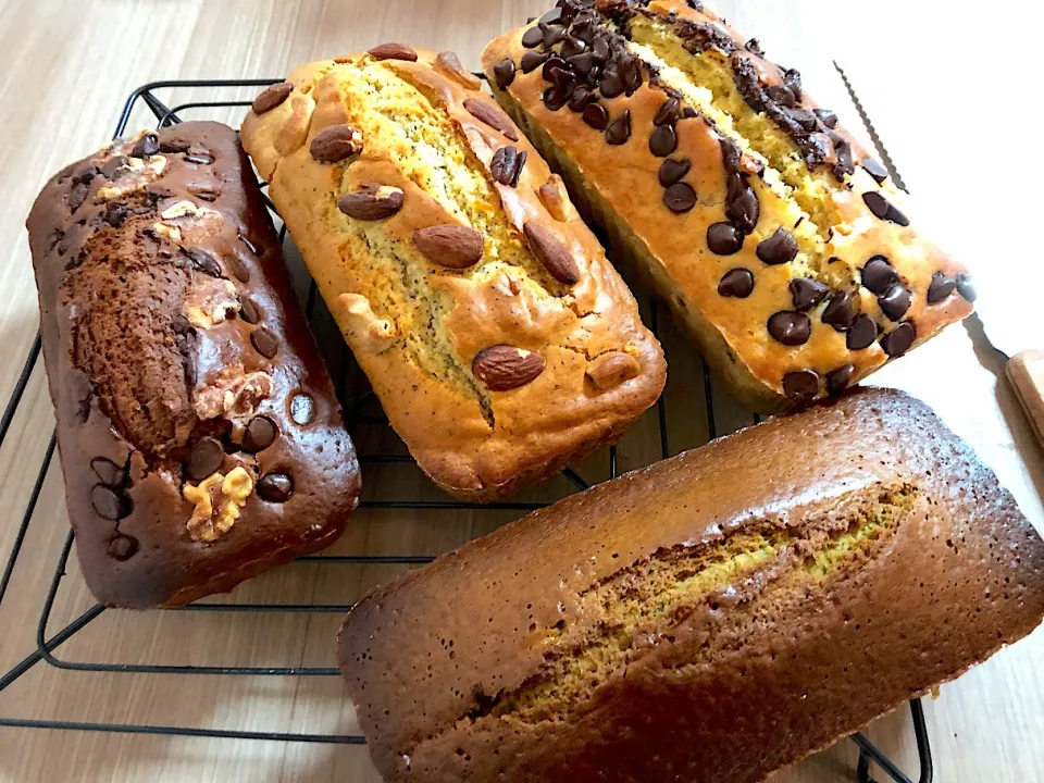 久しぶりにパウンドケーキ 抹茶あんこ、ココア胡桃チョコ、紅茶ナッツ、バナナチョコ|きむらゆりかさん