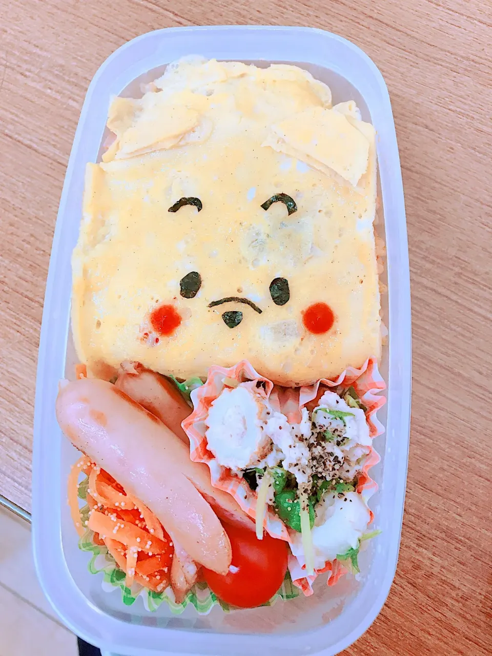 プーさんのオムライスお弁当🐻|りなさん