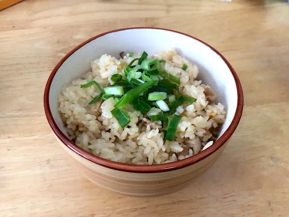 キノコと豚バラ肉の炊き込みご飯|なおきさん