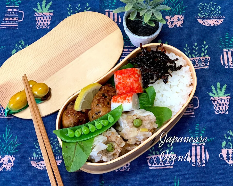 Snapdishの料理写真:大学生娘のお弁当#女子大生お弁当 #女子大生お弁当 #わっぱ弁当  #lunchbox #筍入り焼売#甘辛ごまチキン|なおみさん