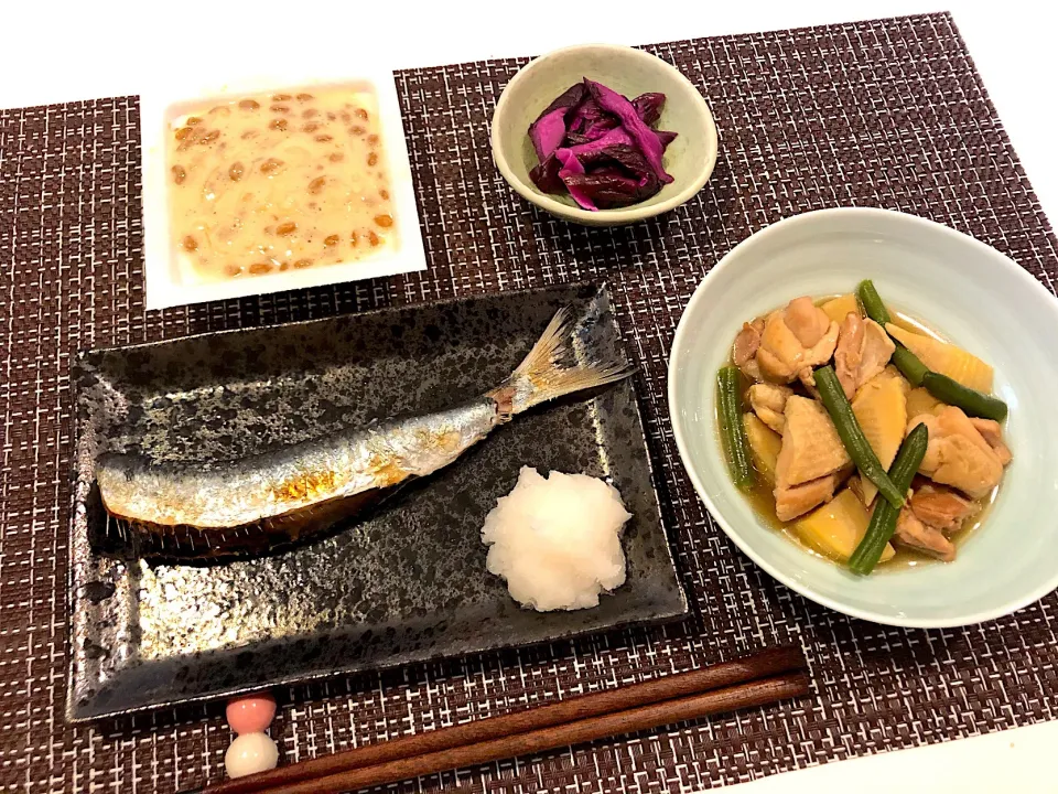 Snapdishの料理写真:#鰯の塩焼き 
 #鶏肉とたけのこの煮物 
 #納豆 
 #しば漬け|ゆぺこさん