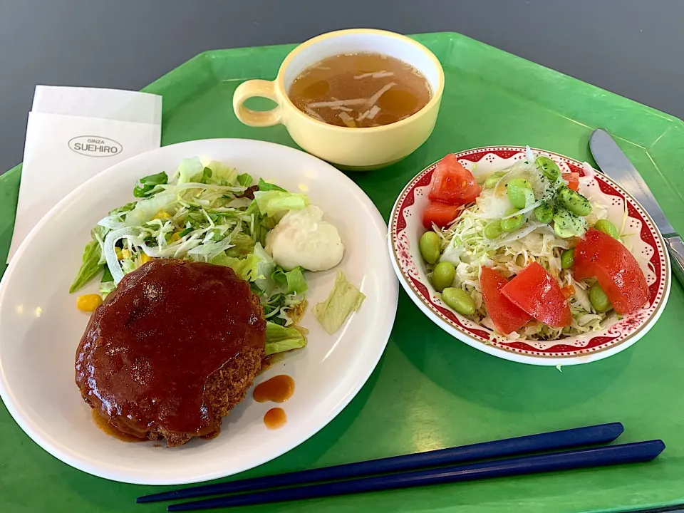 黒毛和牛のメンチカツ、トマトと枝豆のサラダ、ベーコンと大根のスープ|Tadahiko Watanabeさん