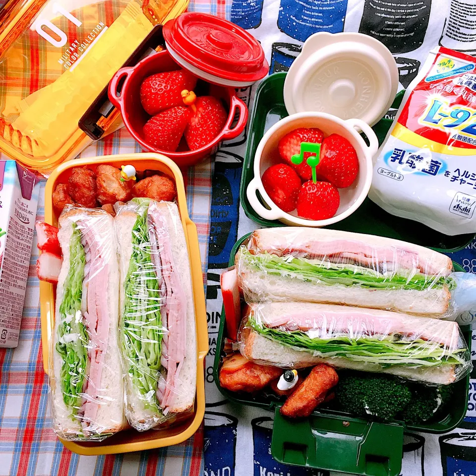 Snapdishの料理写真:#お弁当 #お父さん弁当 #自分弁当  #サンドイッチ弁当  #野菜たっぷり   #百均弁当箱 #簡単弁当|Blueberry🫐さん