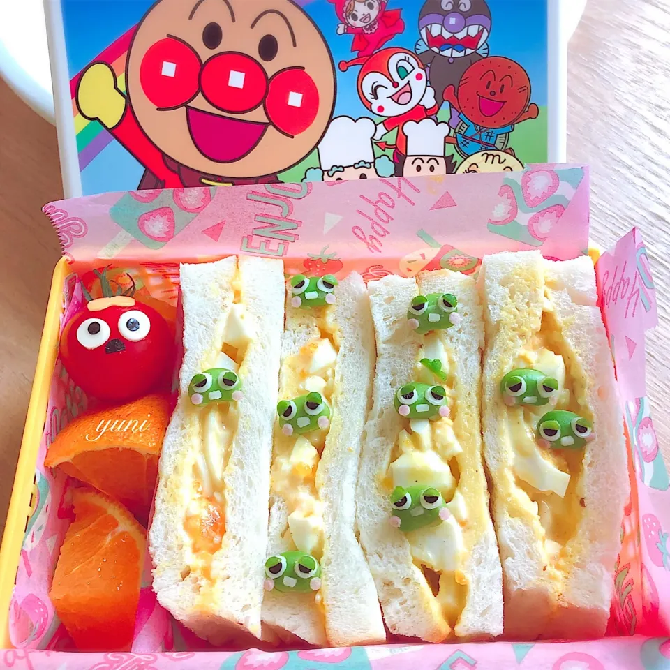 ガチャピンとサンドイッチ🥪弁当|🌸yuni🌸さん