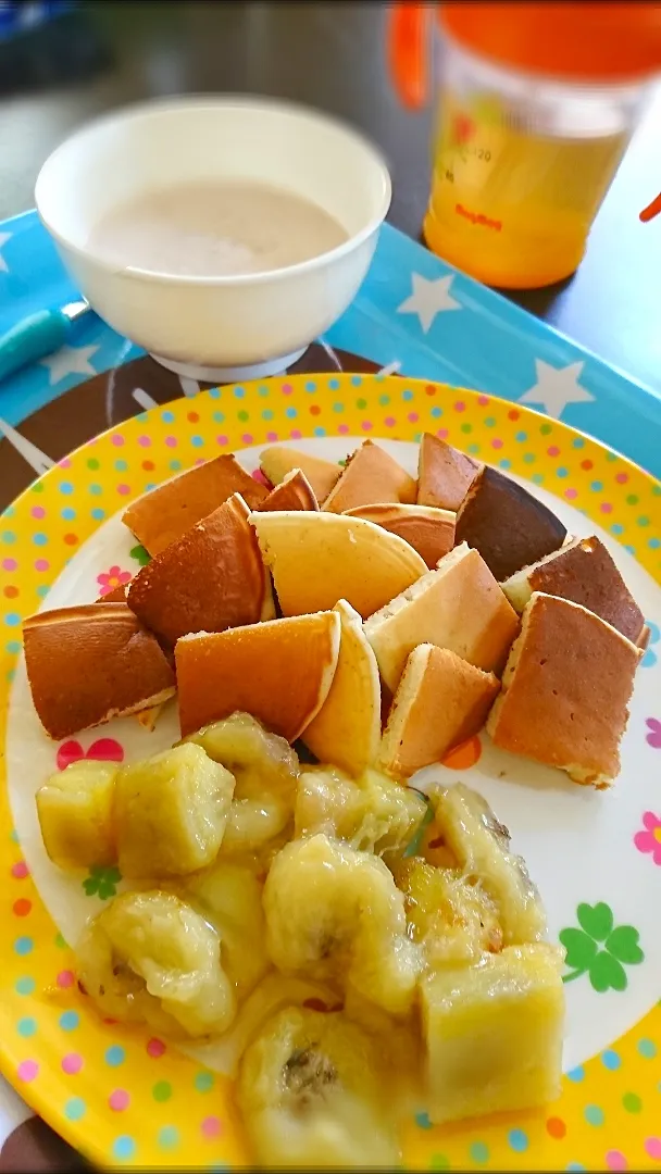 1歳ごはん〜ヨーグルトパンケーキとバナナソテー🍌|狛犬さん