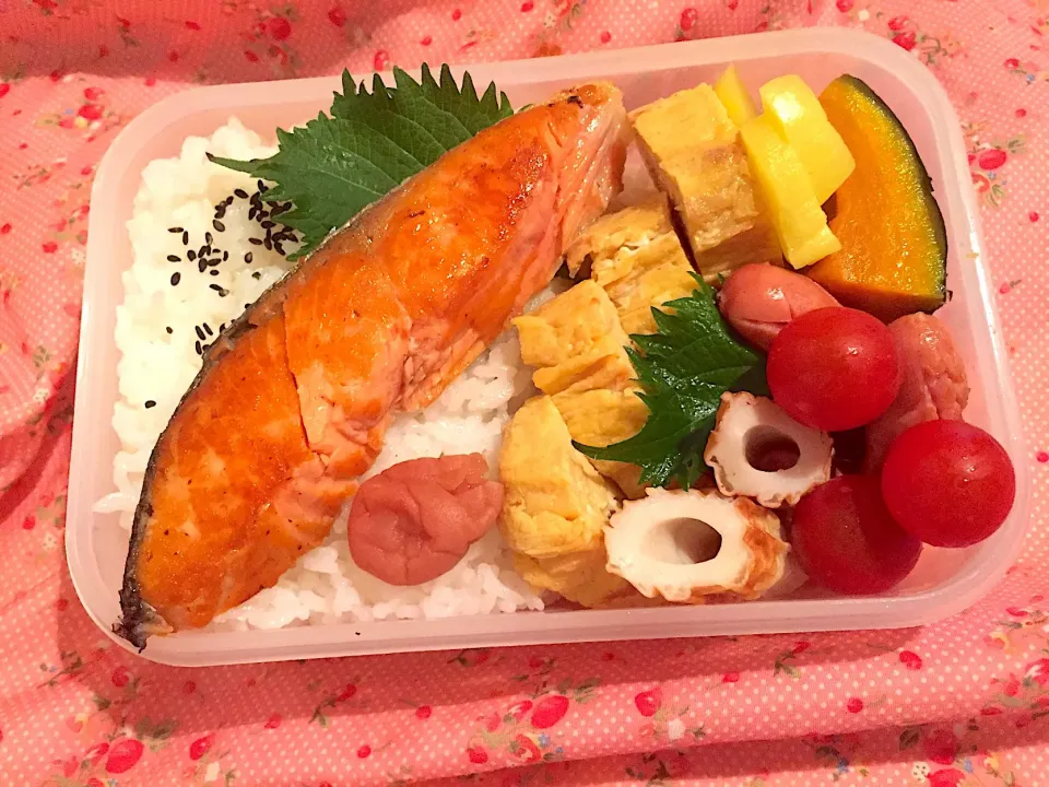 Snapdishの料理写真:2019年5月18日
旦那さんのお弁当🍱👨‍✈️👨‍🔧👷🏻‍♂️🚊💪🏼🤟❤️💞|Kodomo Cookingさん