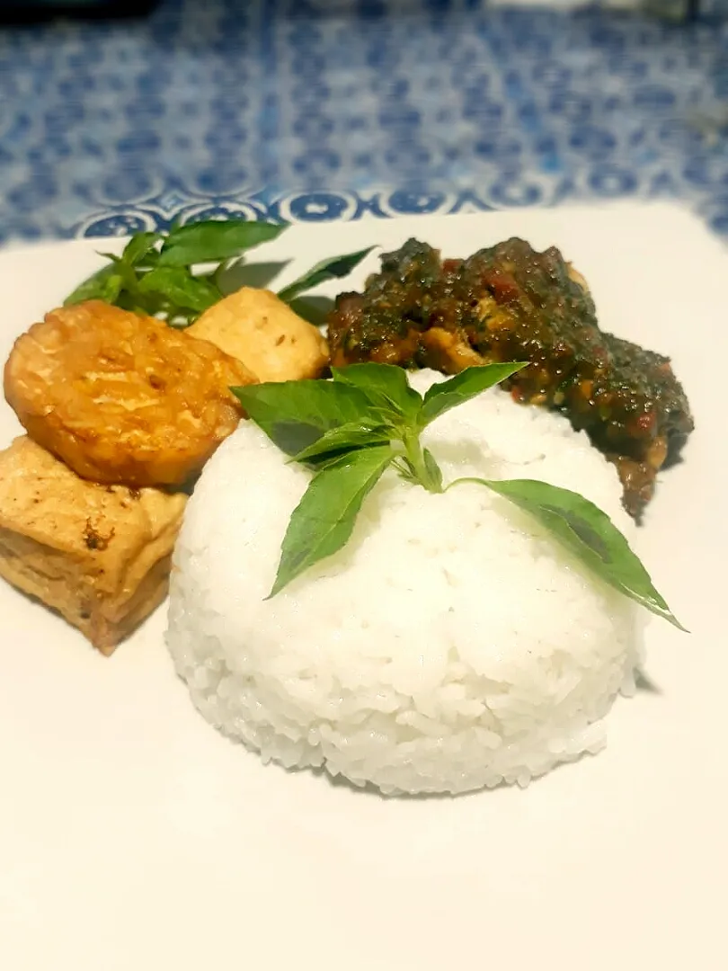 ayam sambal ijo|indira dietyaさん