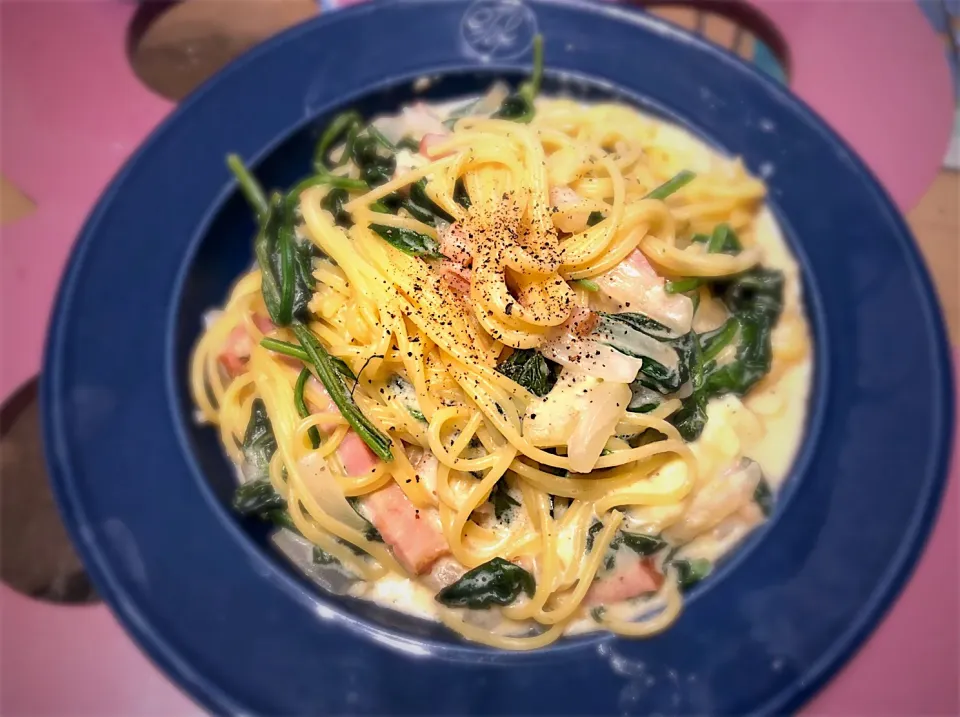 ほうれん草とベーコンの豆乳クリームパスタ🍝|Mariettyさん