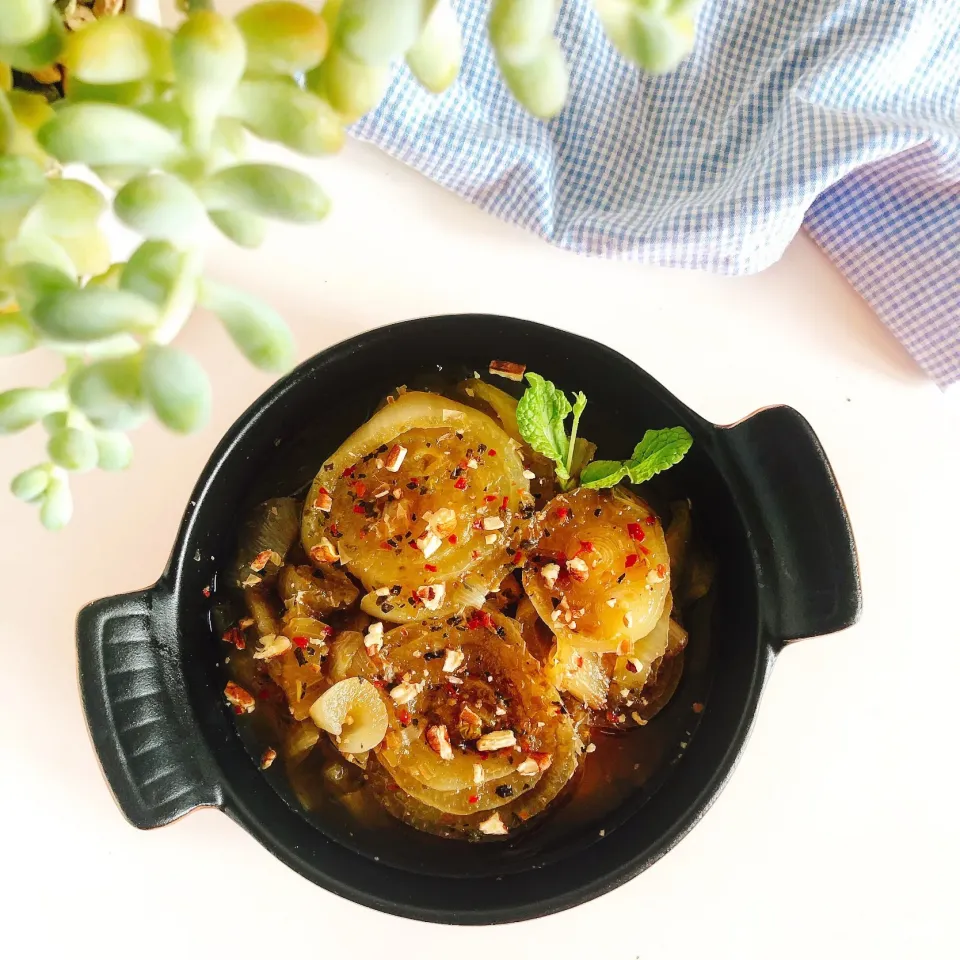 玉ねぎのハーブスパイス蒸し煮🌿|sakiさん