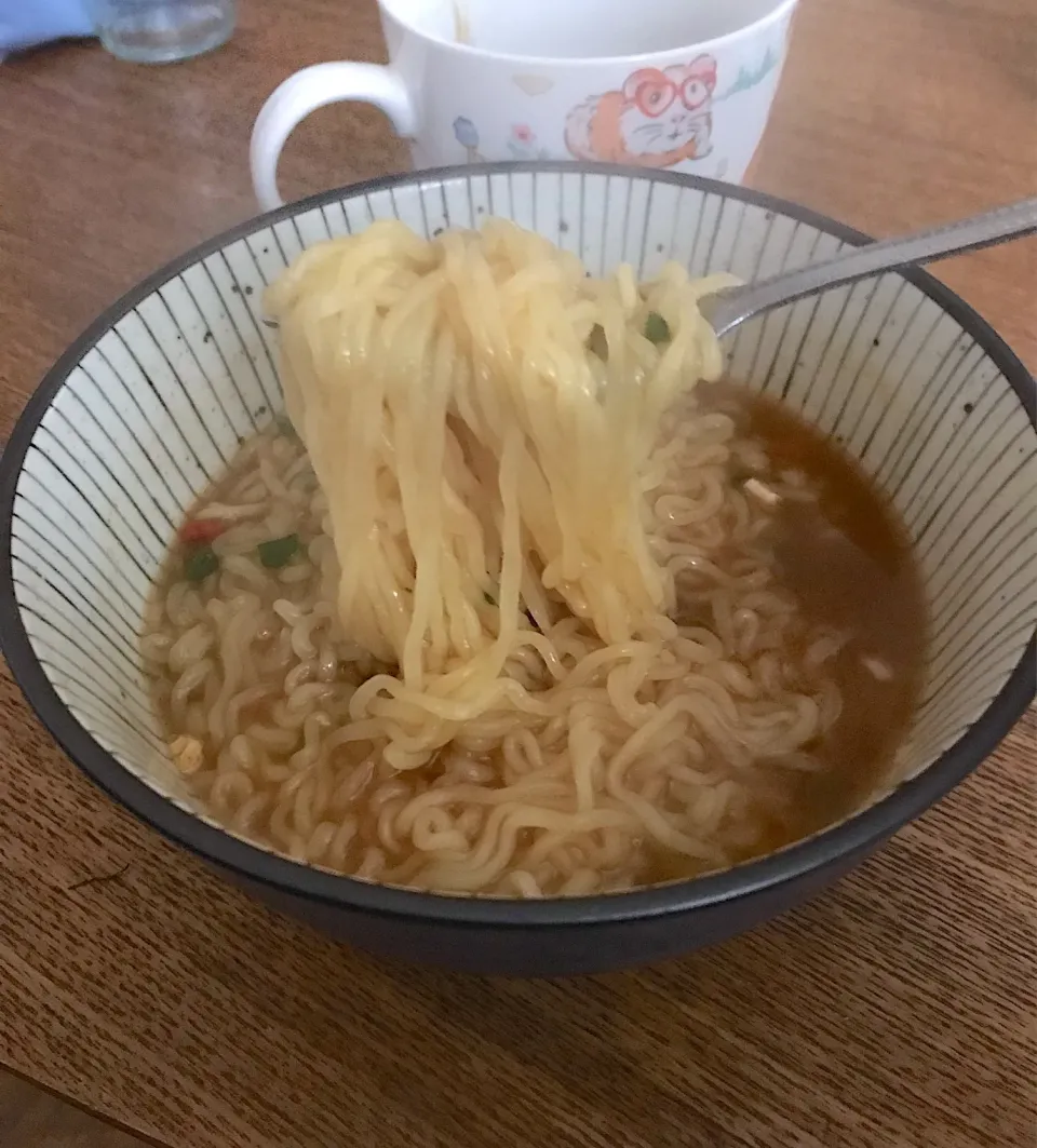 本日の韓国ラーメンひとり飯はじゃがいも麺で❣️|YOさん