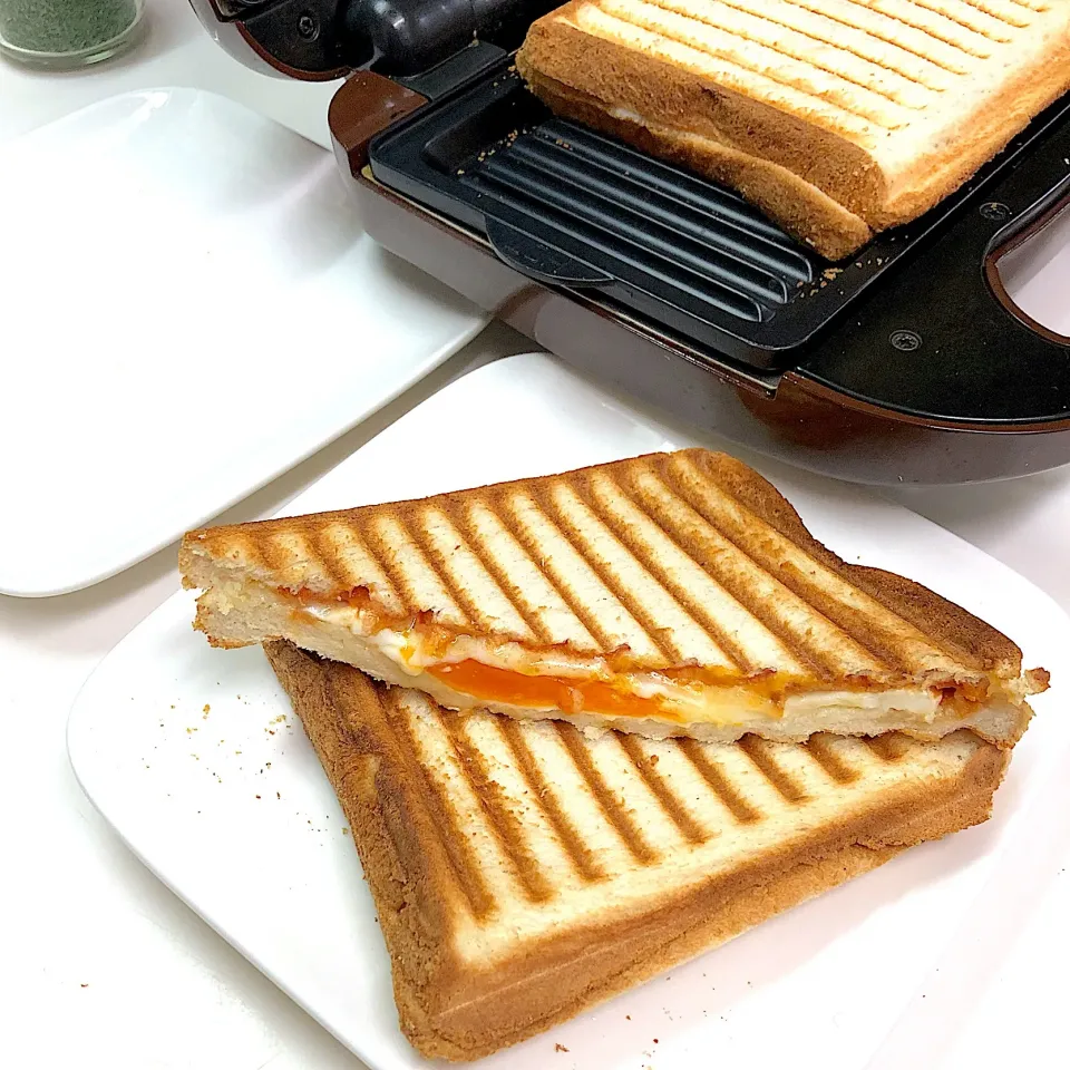 食パンでお手軽ホットサンド|marichさん