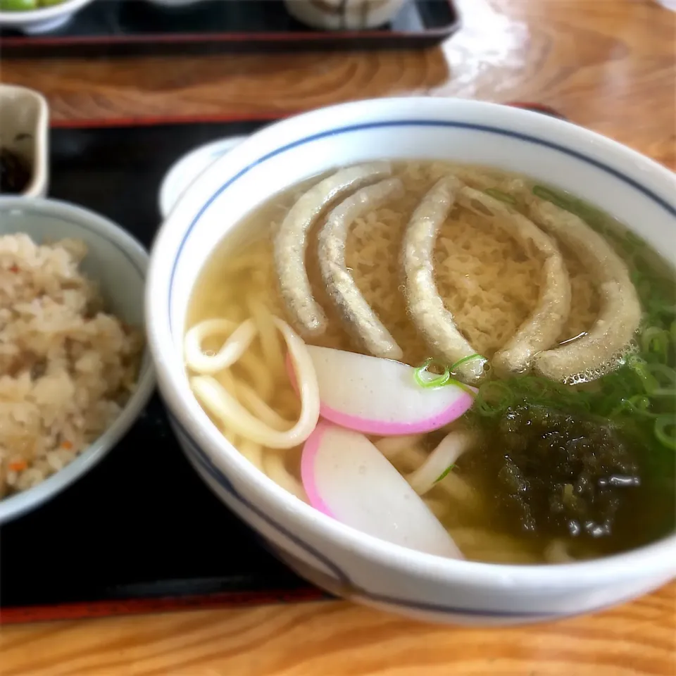 ごぼ天うどん、かしわご飯|Yas Nakさん