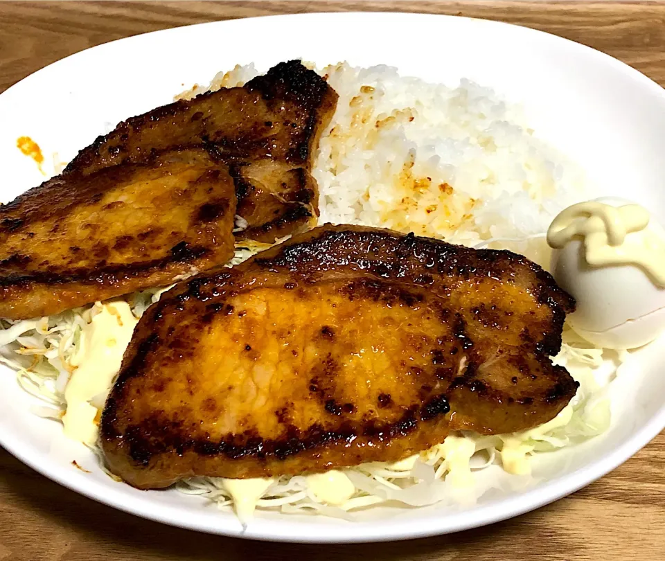 今日の夕食
☆豚の味噌漬け焼き
☆ゆで卵
☆千切りキャベツ|まぁたんさん