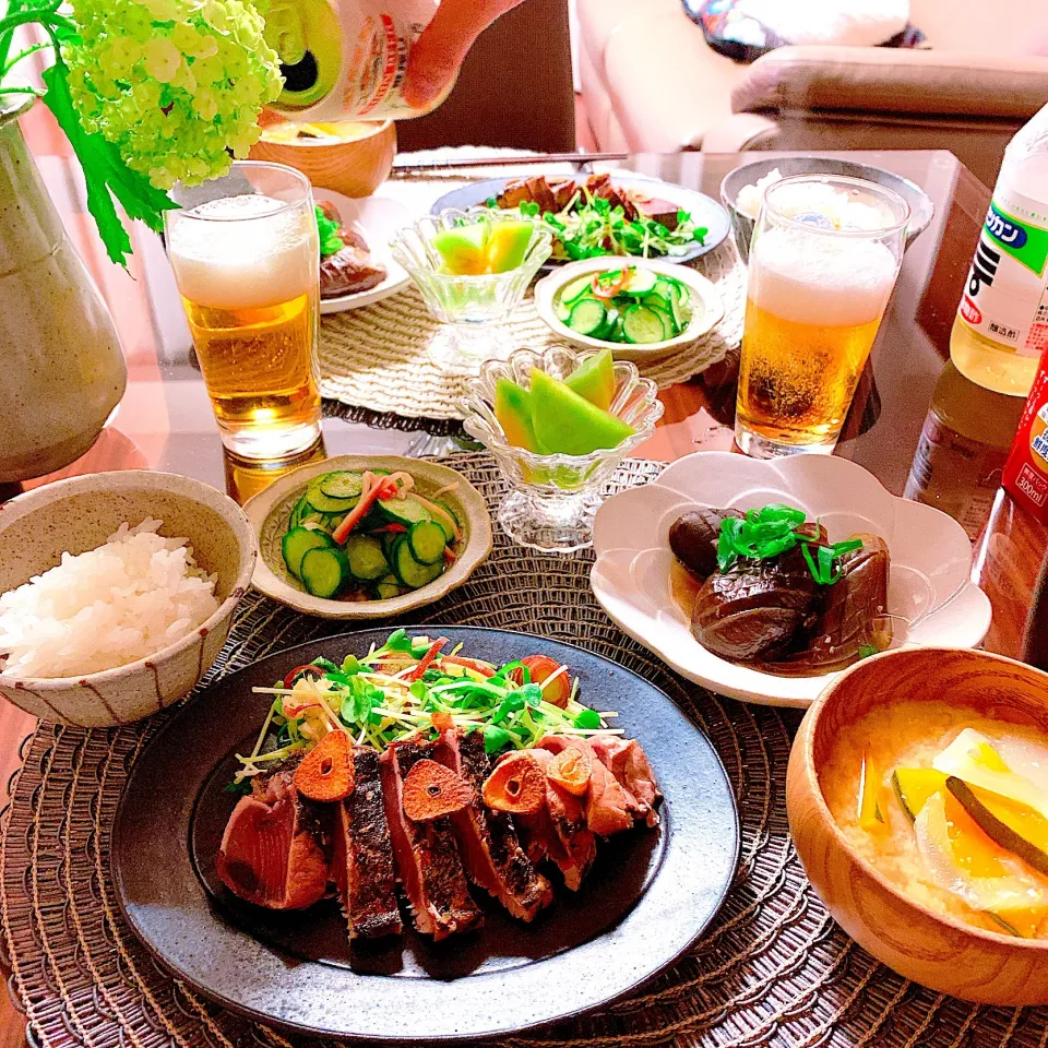 Snapdishの料理写真:⚘鰹のタタキ
⚘ナスの煮浸し
⚘きゅうりとカニカマの酢の物
⚘かぼちゃと玉ねぎの味噌汁|はらしおりさん