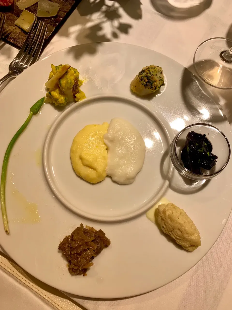 ヴェネト州郷土料理deワイン会
Antipasto

Misto Polenta e ....
*Cape sante alla veneziana.
*Baccala mantecato.
*Asparagi bianchi e uova
*Seppie in nero
*egato alla veneziana

|お家でbar!さん