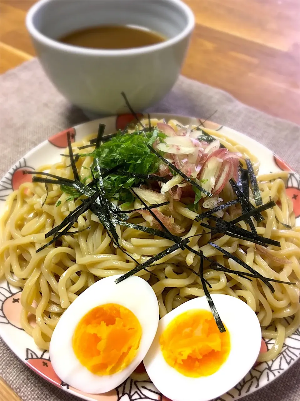 Snapdishの料理写真:濃厚魚介豚骨つけ麺
 #あるもので #チルド麺|morimi32さん