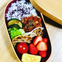 Snapdishの料理写真:ハンバーグ弁当|yukinikuさん