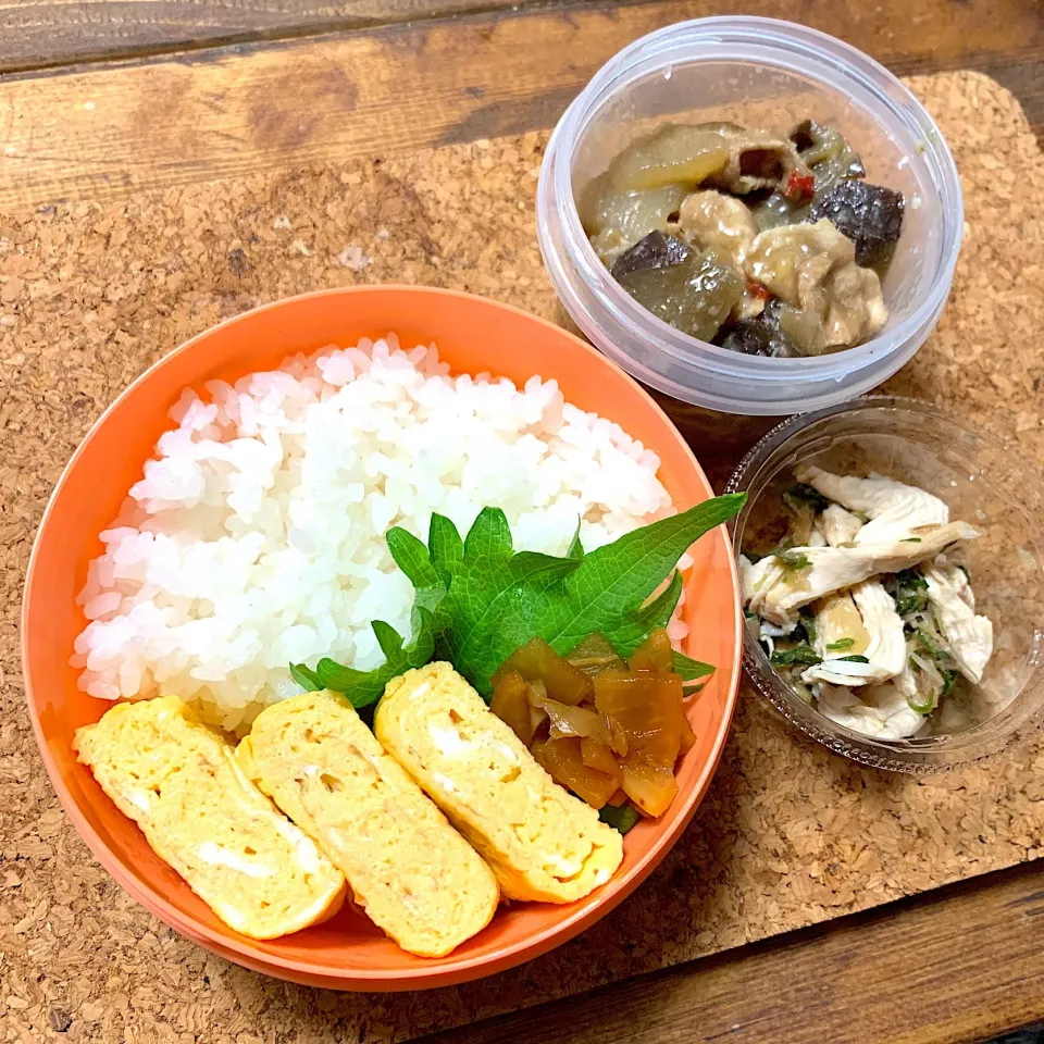 Snapdishの料理写真:【お弁当】豚ナス味噌煮＆蒸し鶏香味合え|ぽりんさんさん