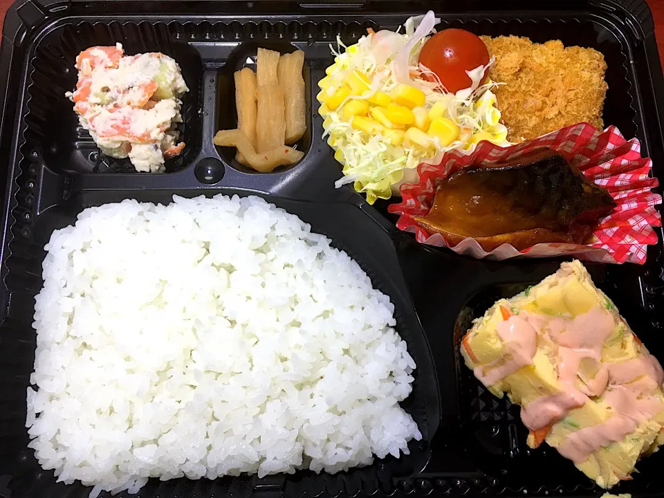 鯖の味噌煮 日替わり弁当 宅配ランチ 豊川市配達|Naokazu Kuritaさん