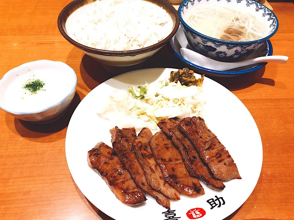 牛たん炭火焼定食|ぶりじっとえいちぇるさん